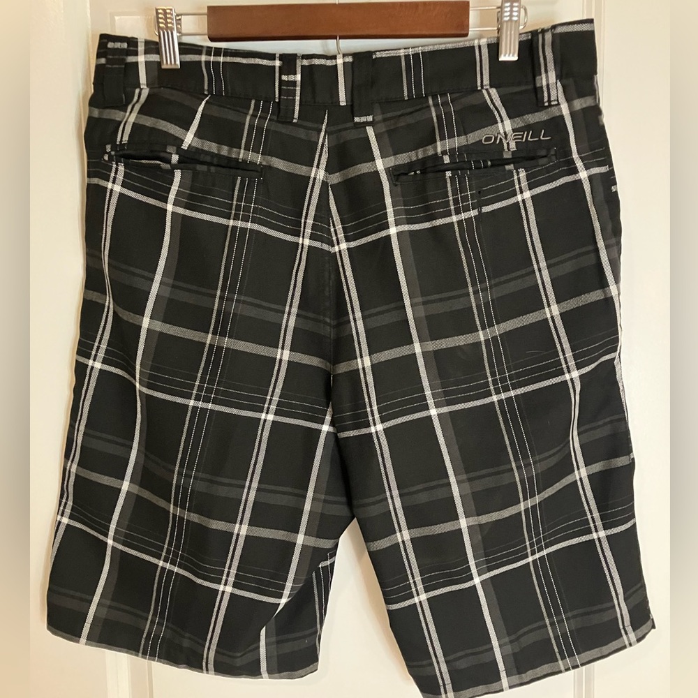O'Neil Shorts Men's Size 34 “ Waist 11" Inseam Black Gray Plaid Chino Walk
